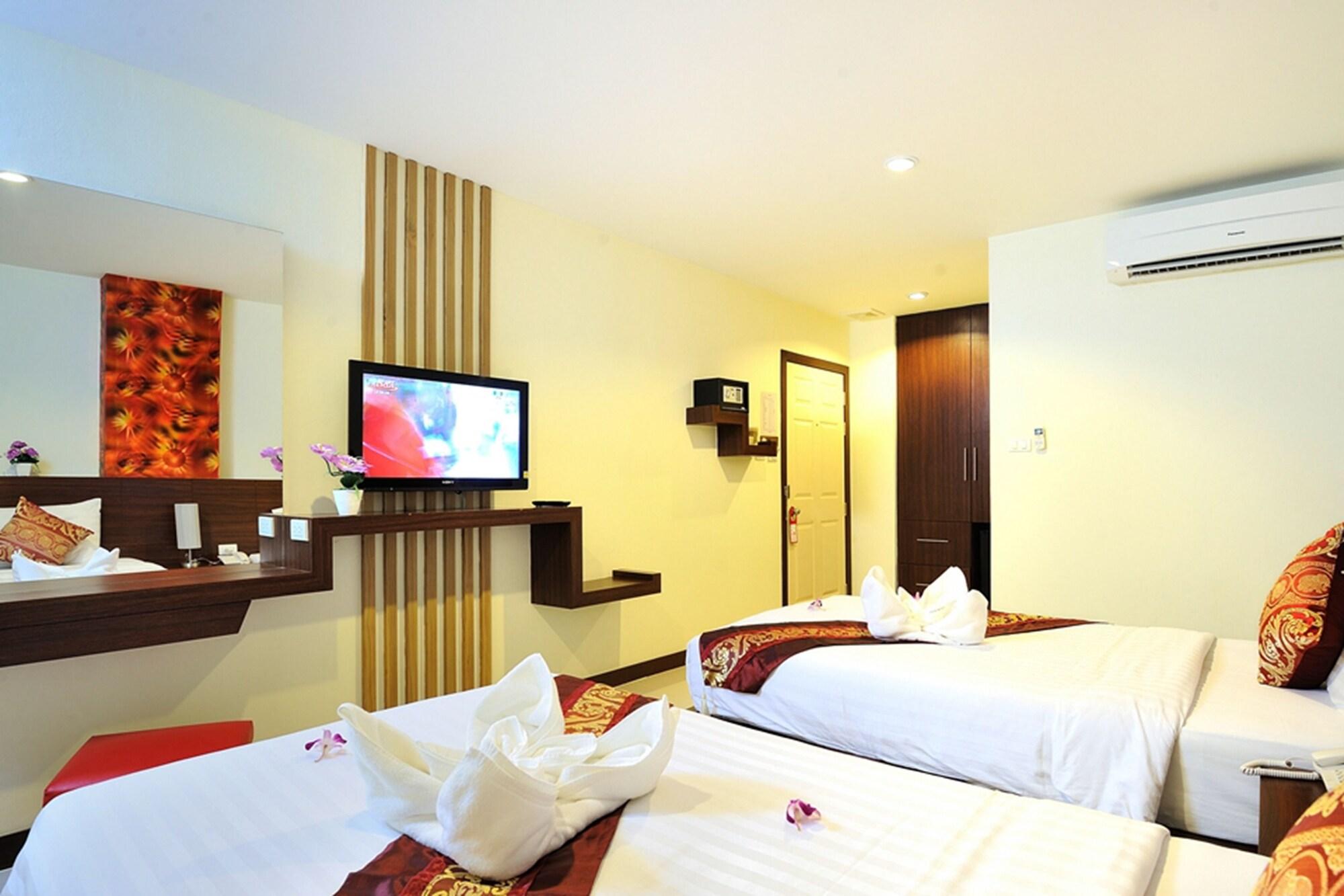 Pimrada Hotel Patong Екстериор снимка