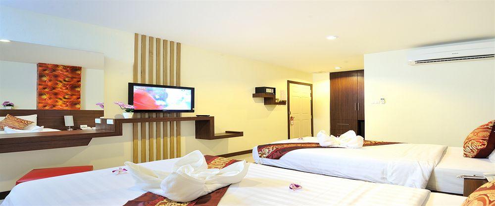 Pimrada Hotel Patong Екстериор снимка