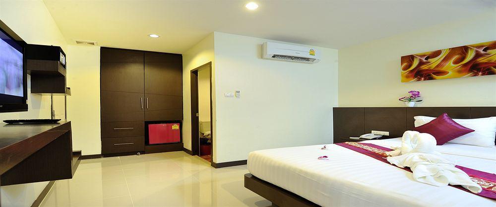 Pimrada Hotel Patong Екстериор снимка