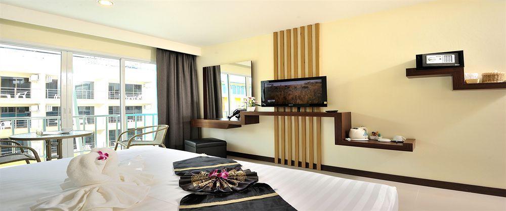Pimrada Hotel Patong Екстериор снимка