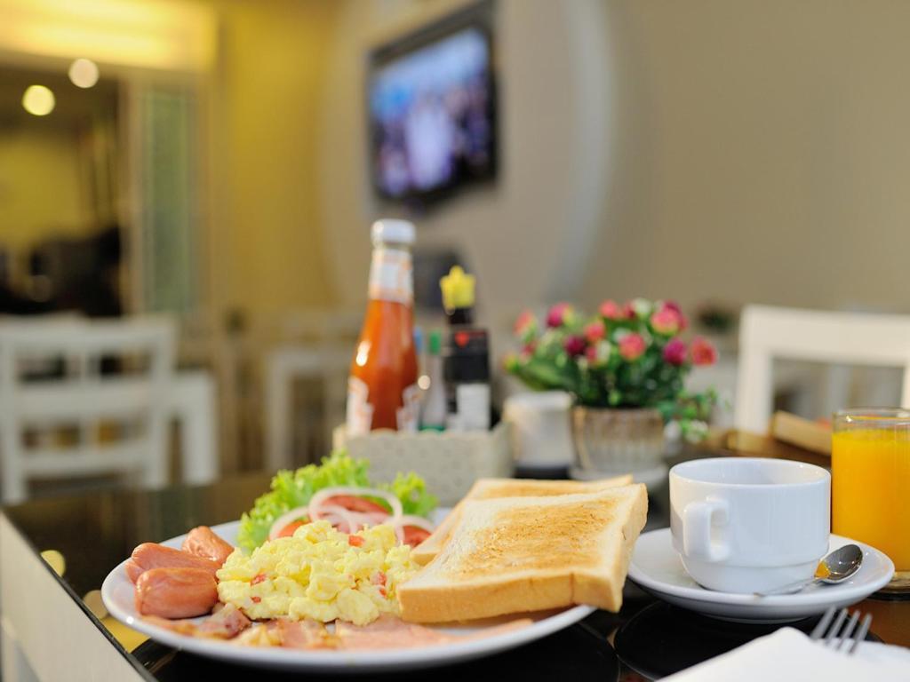 Pimrada Hotel Patong Екстериор снимка