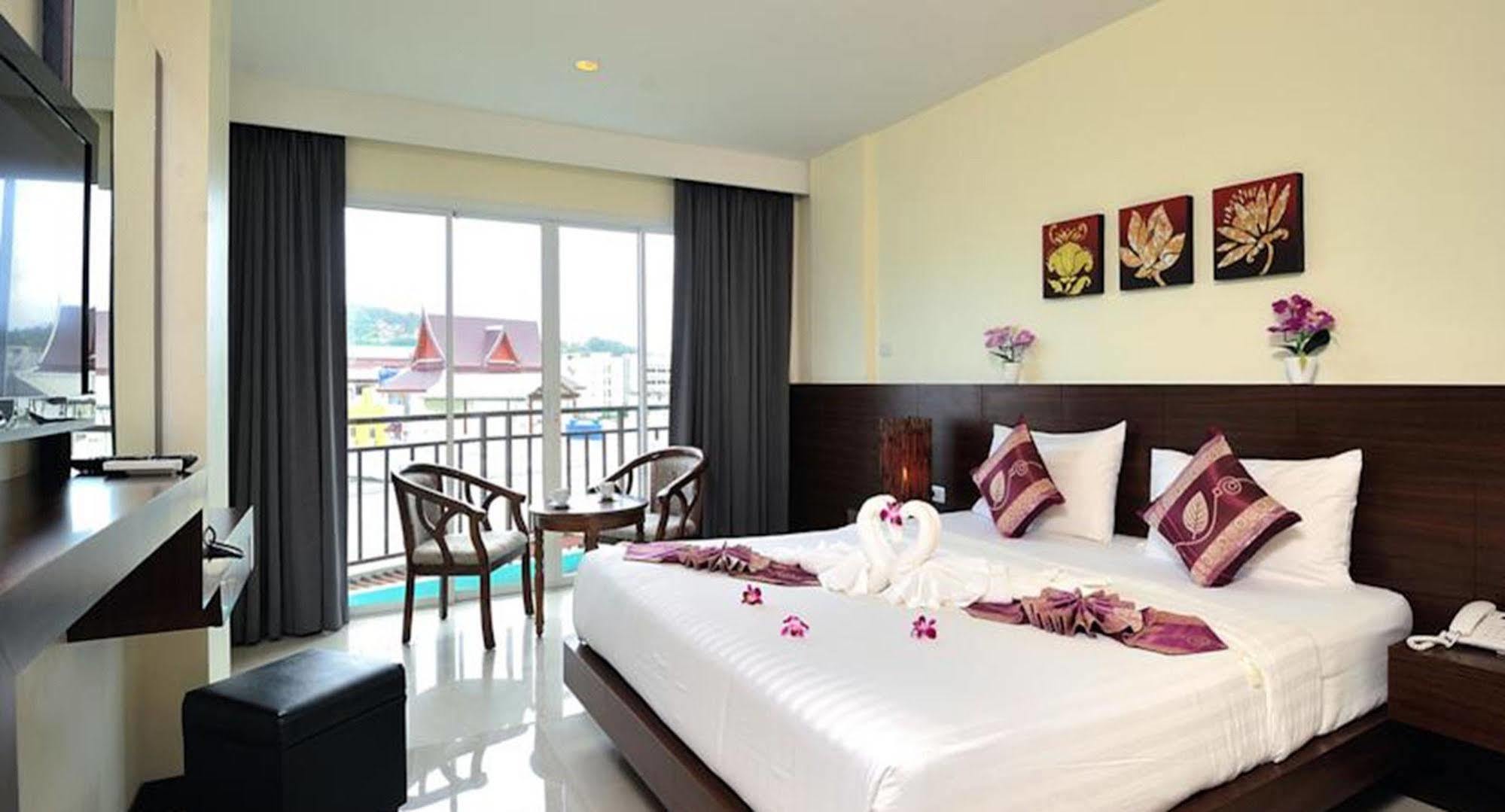 Pimrada Hotel Patong Екстериор снимка