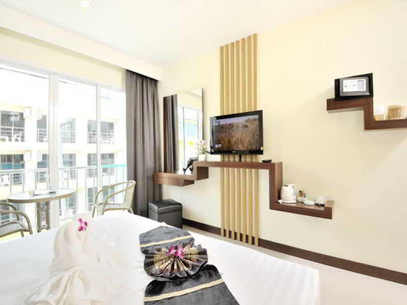 Pimrada Hotel Patong Екстериор снимка