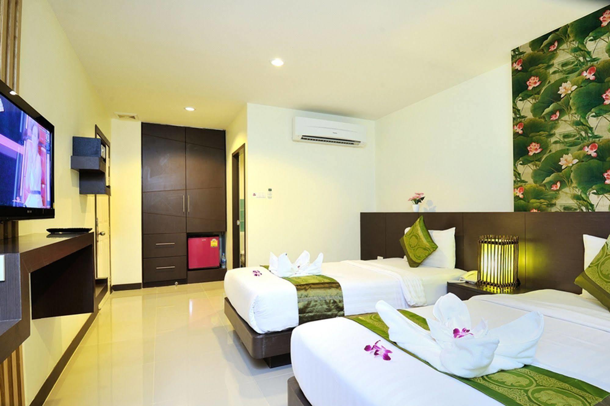 Pimrada Hotel Patong Екстериор снимка